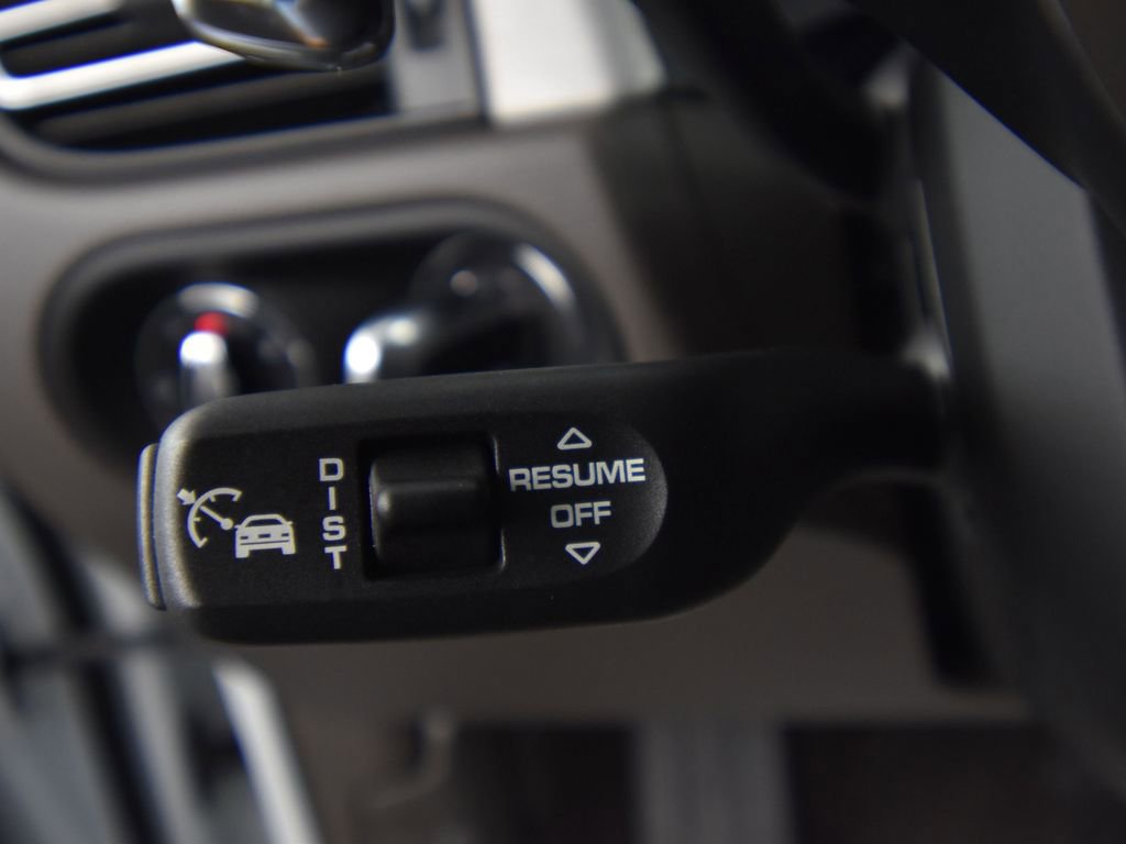 Used 2025 Porsche Macan image 29