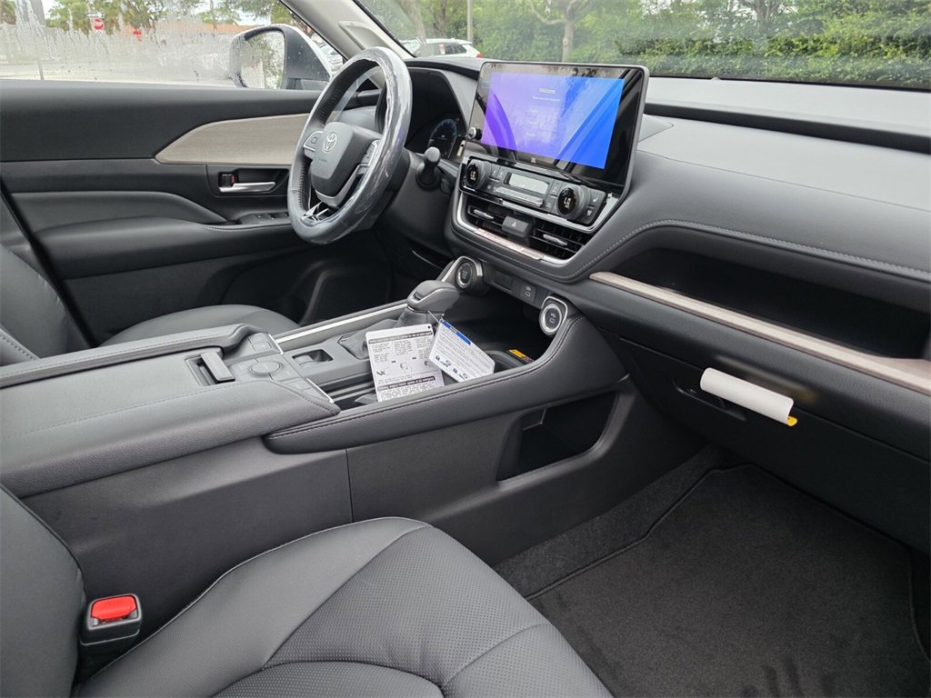 New 2026 Toyota Grand Highlander Limited image 13
