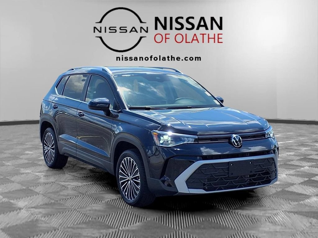 Used 2026 Volkswagen Taos SE FWD image 32