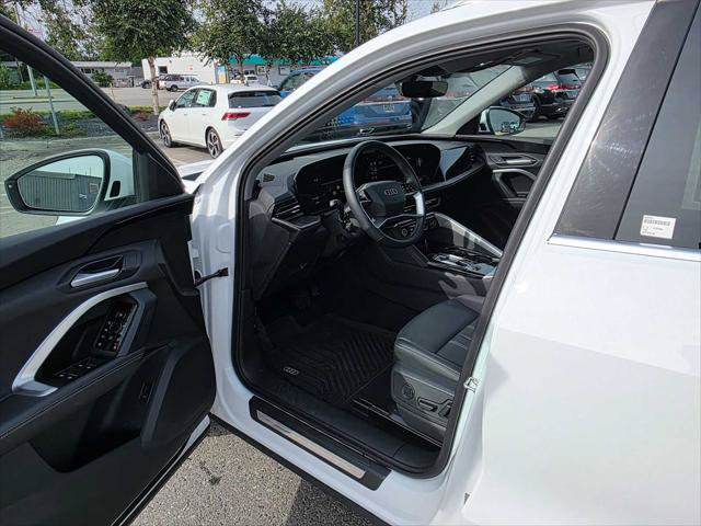 Used 2025 Audi Q5 Premium w/ Convenience Package AWD/4WD image 19