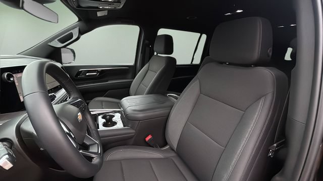 Used 2026 Chevrolet Suburban LS RWD image 15