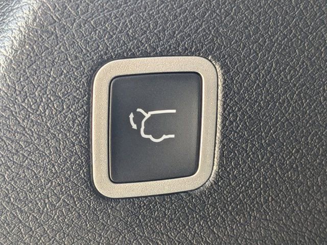 New 2026 Chrysler Pacifica Select FWD image 13