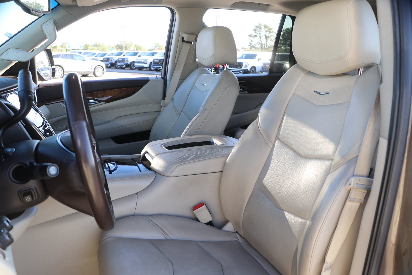 Used 2015 Cadillac Escalade Premium AWD/4WD image 14