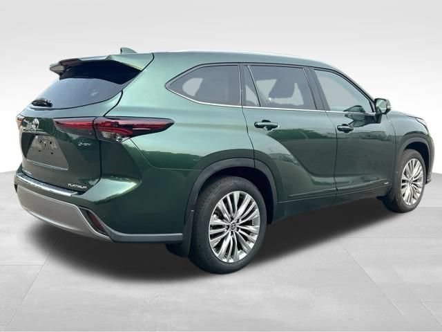 Used 2025 Toyota Highlander Platinum AWD/4WD image 5