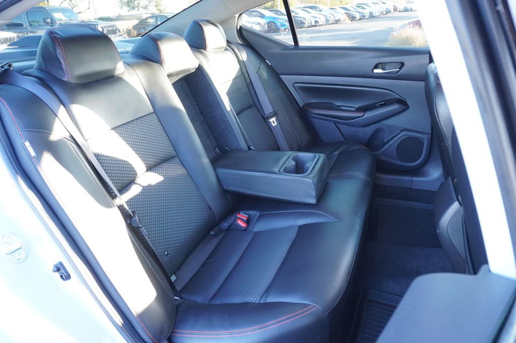 Certified 2025 Nissan Altima 2.5 SR image 9