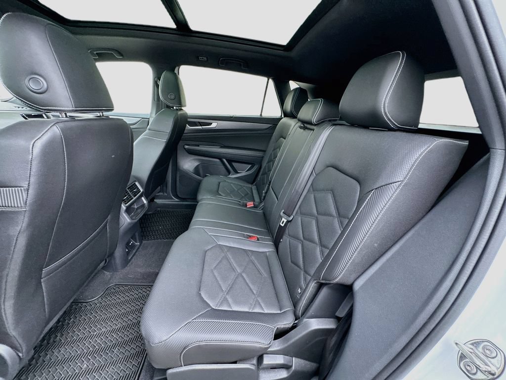 Used 2026 Volkswagen Atlas Cross Sport SE w/ Panoramic Sunroof Package AWD/4WD image 26