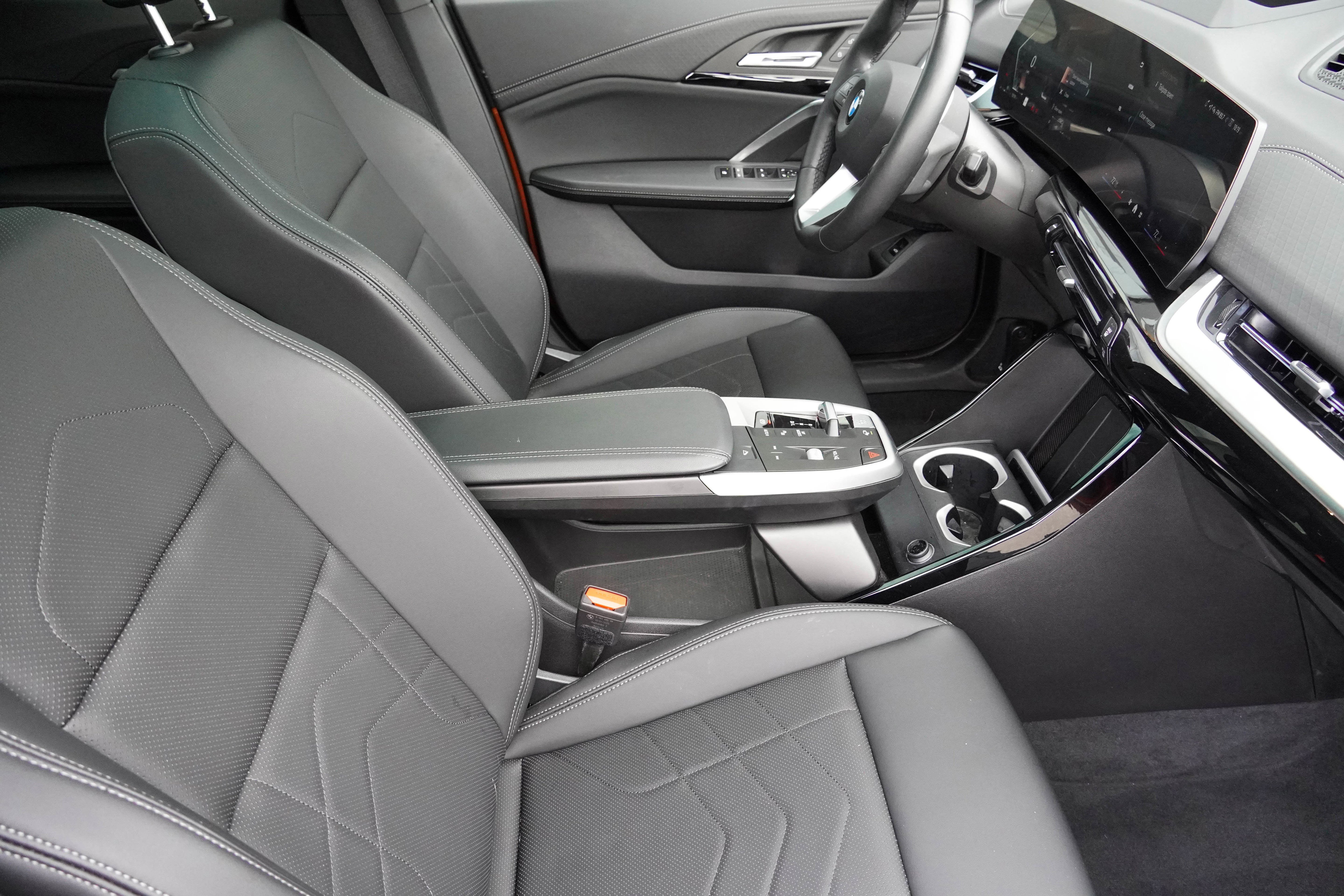 Certified 2025 BMW X2 xDrive28i image 12