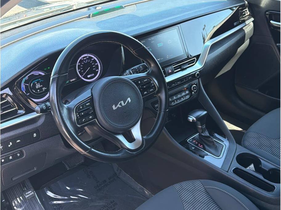 Used 2022 Kia Niro LXS FWD image 7