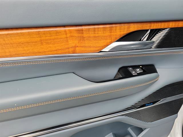 Used 2023 Jeep Grand Wagoneer Series II image 35