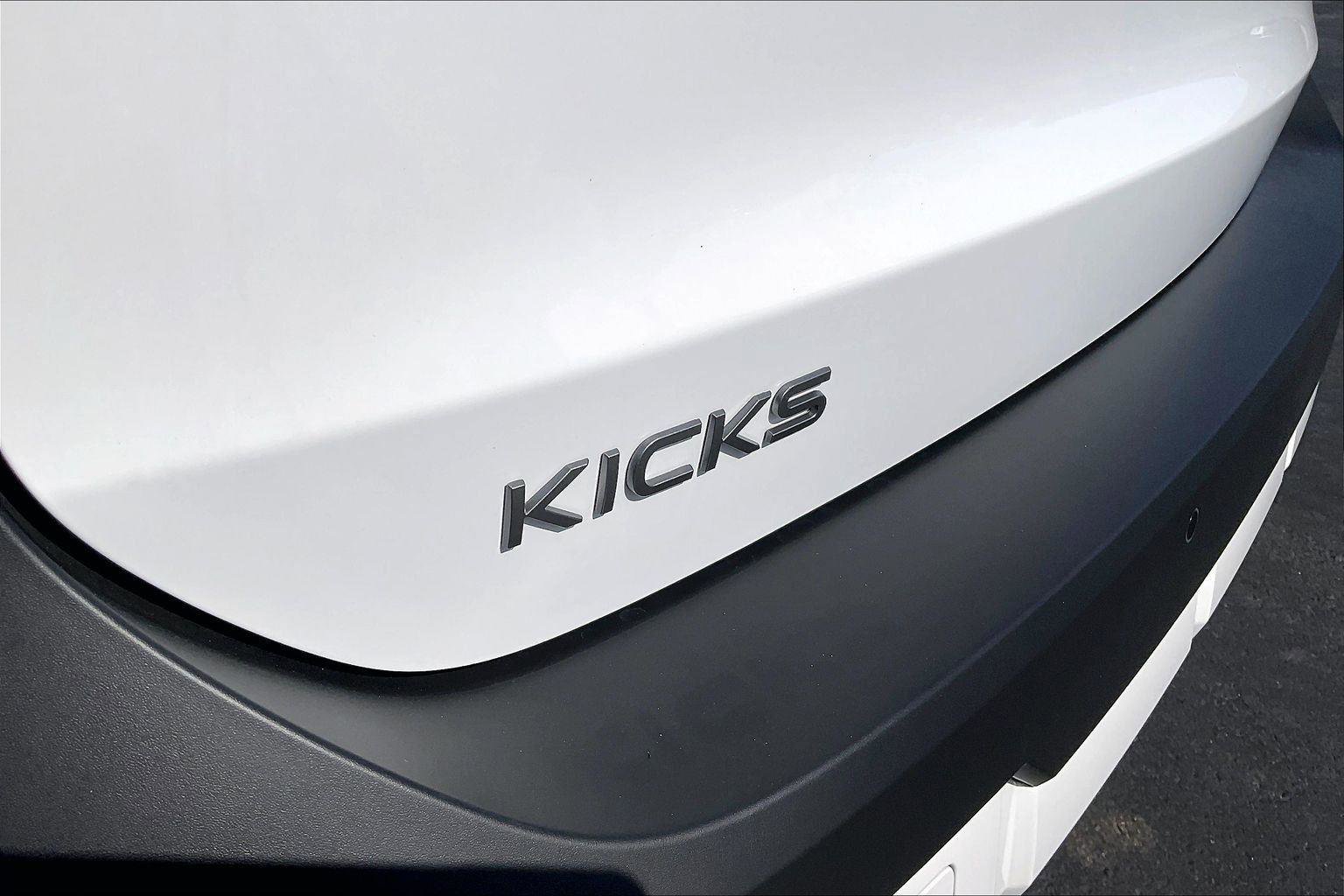 New 2026 Nissan Kicks SV w/ SV Premium Package FWD image 13