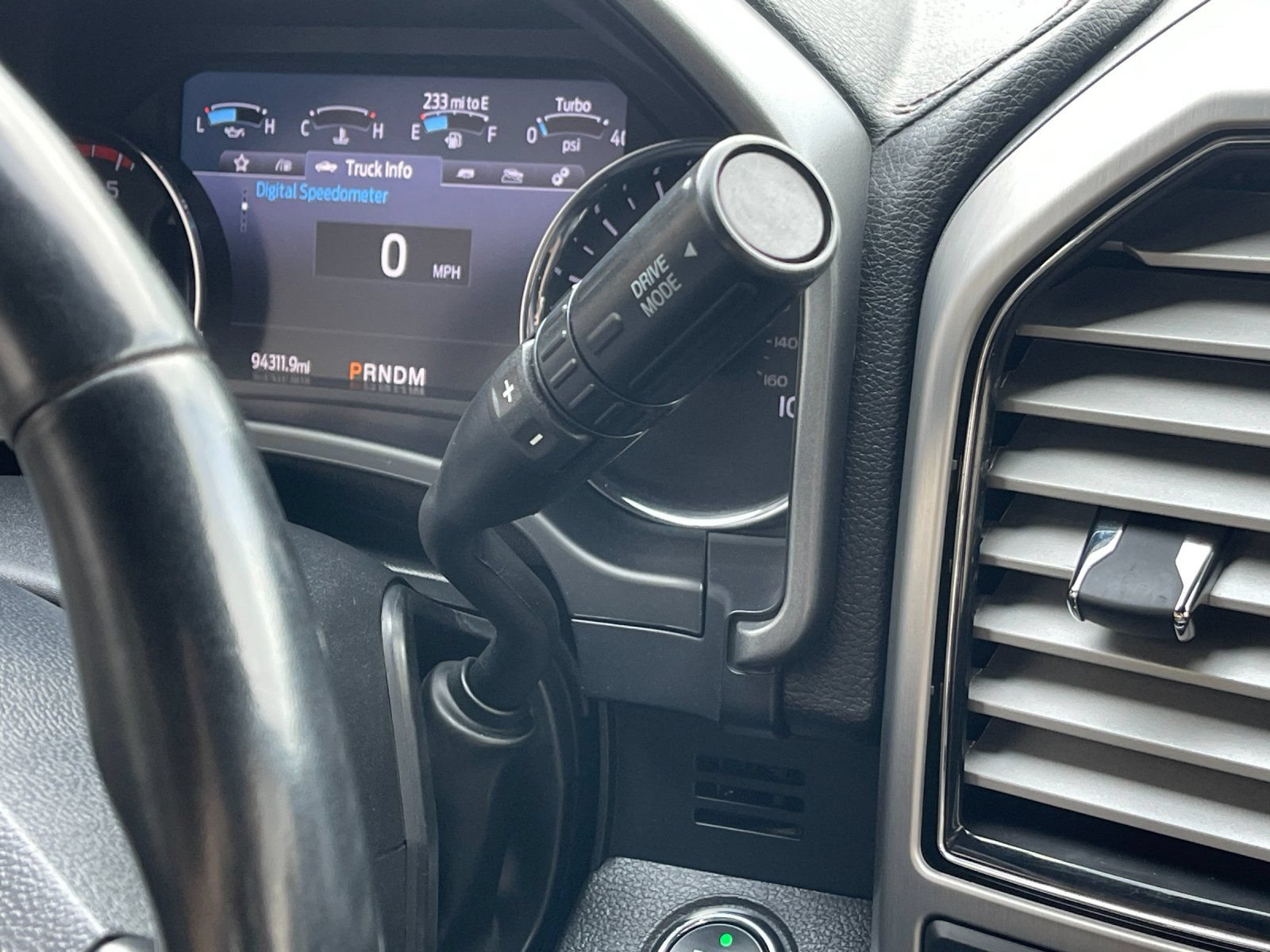 Used 2020 Ford F250 Platinum w/ FX4 Off-Road Package AWD/4WD image 24