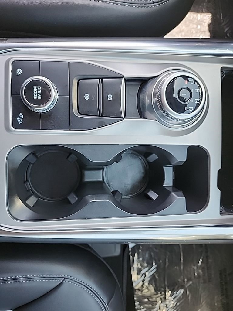 Used 2023 Ford Explorer XLT w/ Equipment Group 202A AWD/4WD image 18