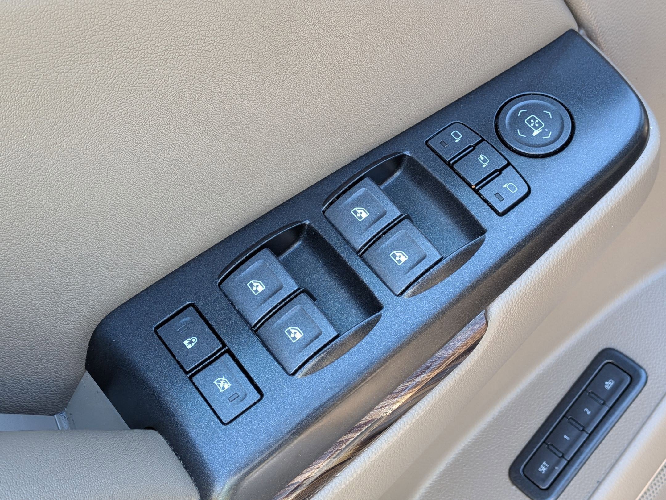 Used 2019 GMC Yukon SLT w/ Premium Edition image 13