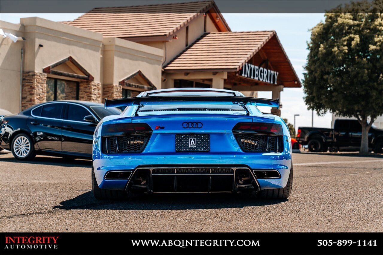 Used 2017 Audi R8 V10 w/ Carbon Exterior Package image 6