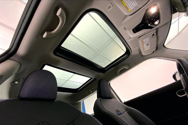 Certified 2025 MINI Cooper 2-Door Hardtop image 26