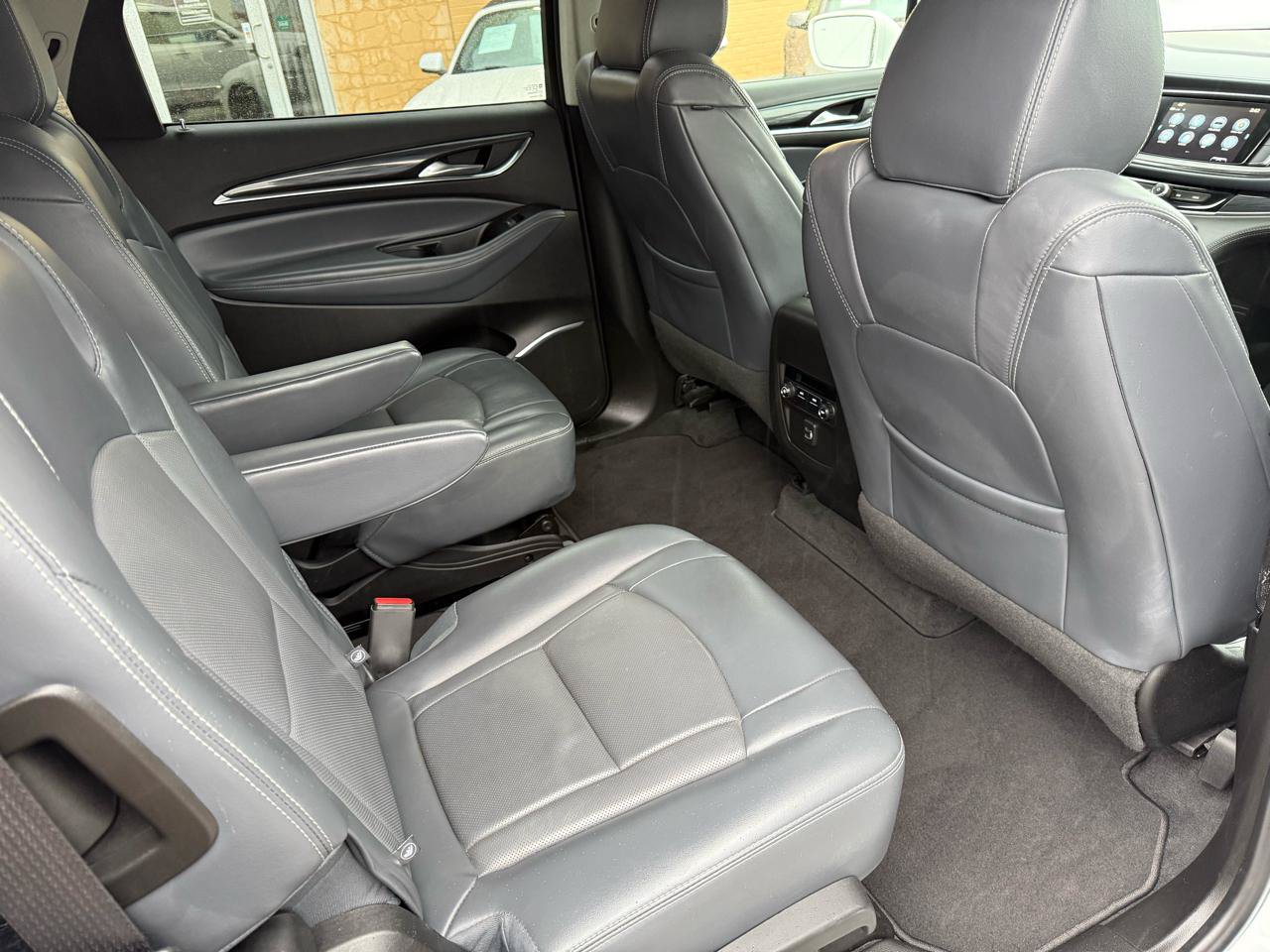 Used 2018 Buick Enclave Essence FWD image 19