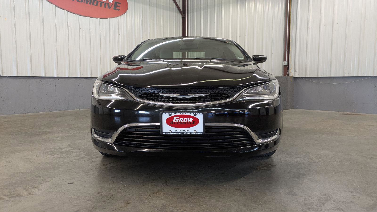 Used 2015 Chrysler 200 Limited image 7