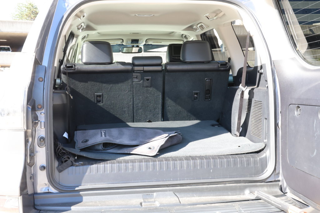 Used 2016 Lexus GX 460 w/ Premium Package AWD/4WD image 8