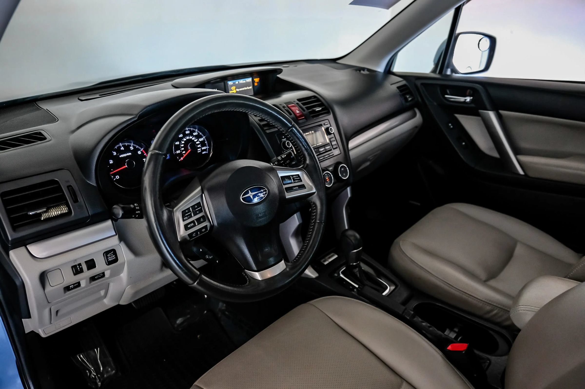 Used 2015 Subaru Forester 2.5i Touring AWD/4WD image 2