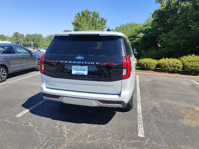 Used 2025 Ford Expedition Platinum AWD/4WD image 19