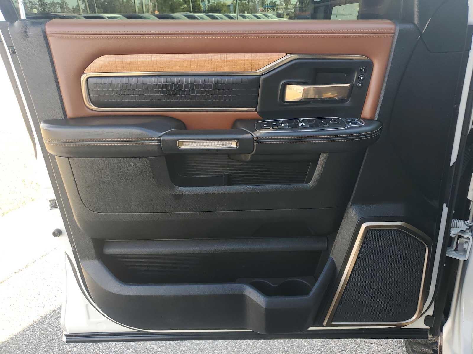 Used 2024 RAM 2500 Limited image 15