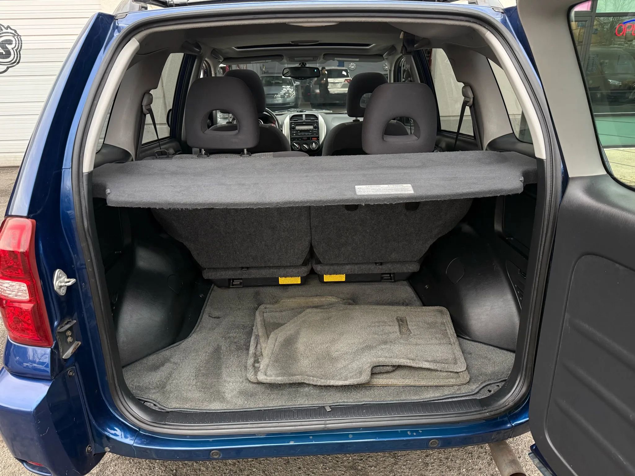 Used 2004 Toyota RAV4 Sport Utility 4D image 24