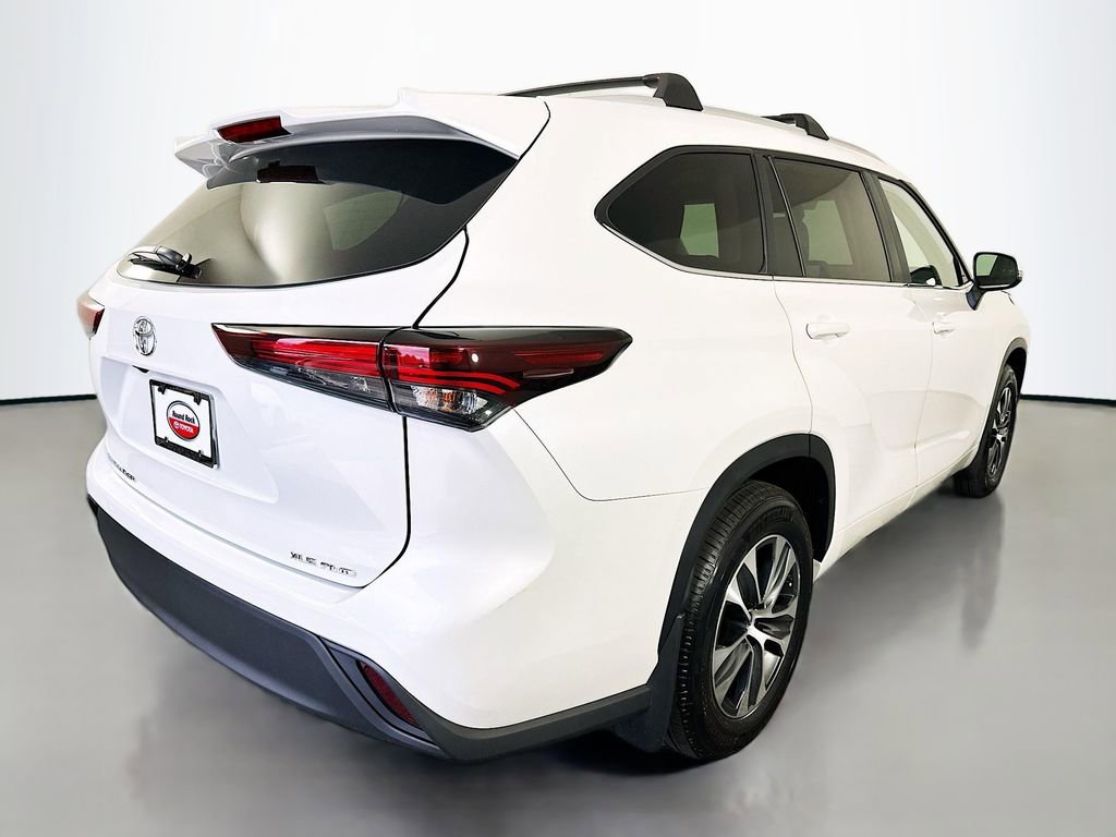 Certified 2026 Toyota Highlander XLE image 5