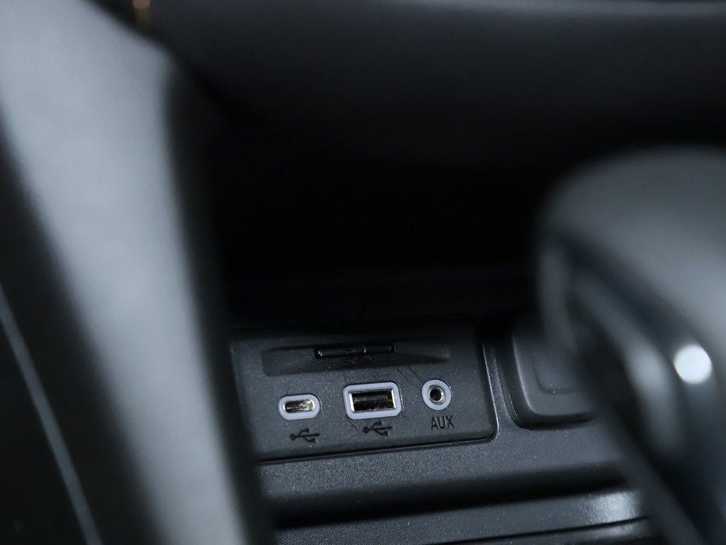 Used 2023 Chevrolet Equinox Premier image 27