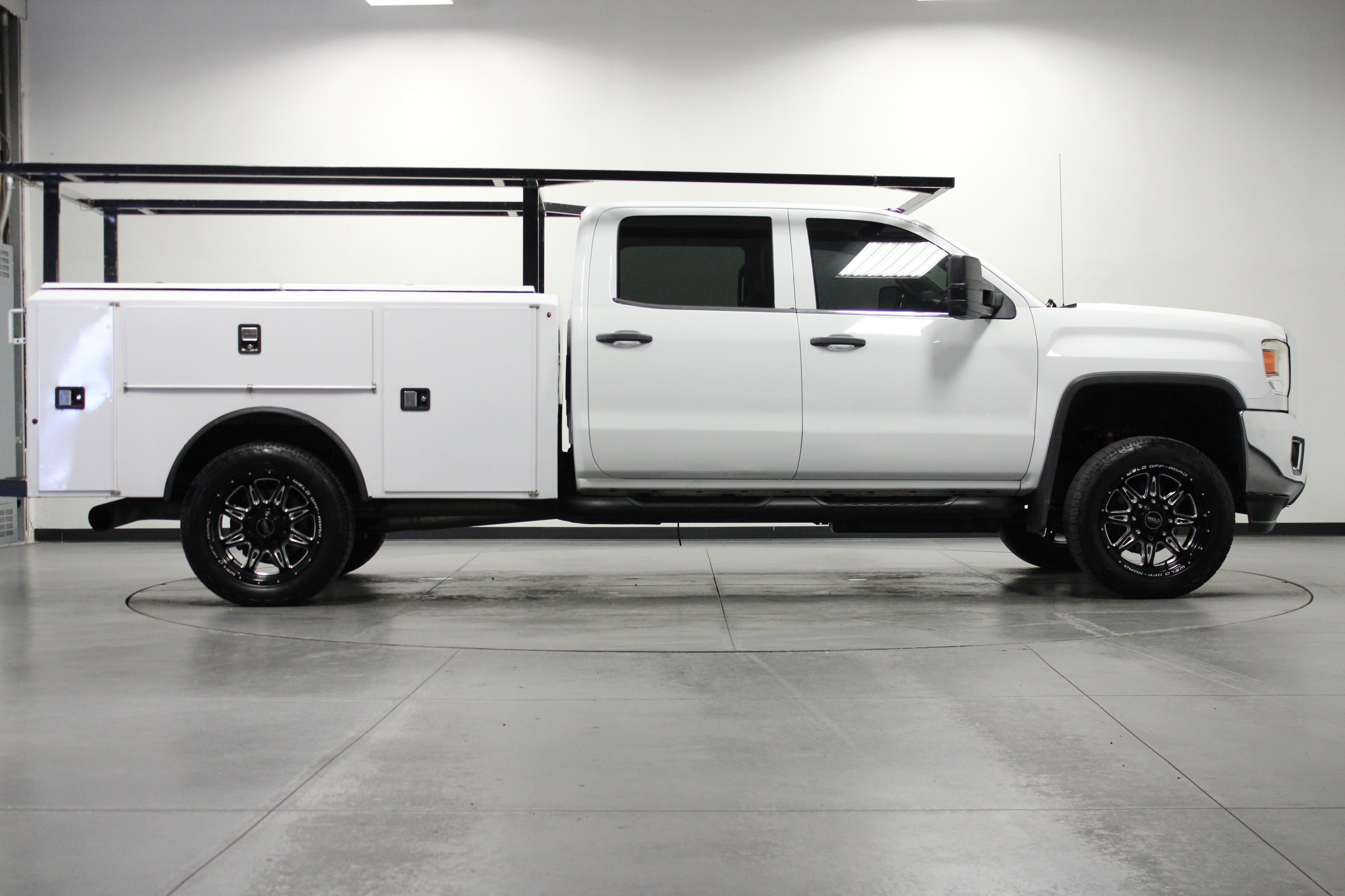 Used 2015 GMC Sierra 2500 SLE w/ SLE Preferred Package AWD/4WD image 3