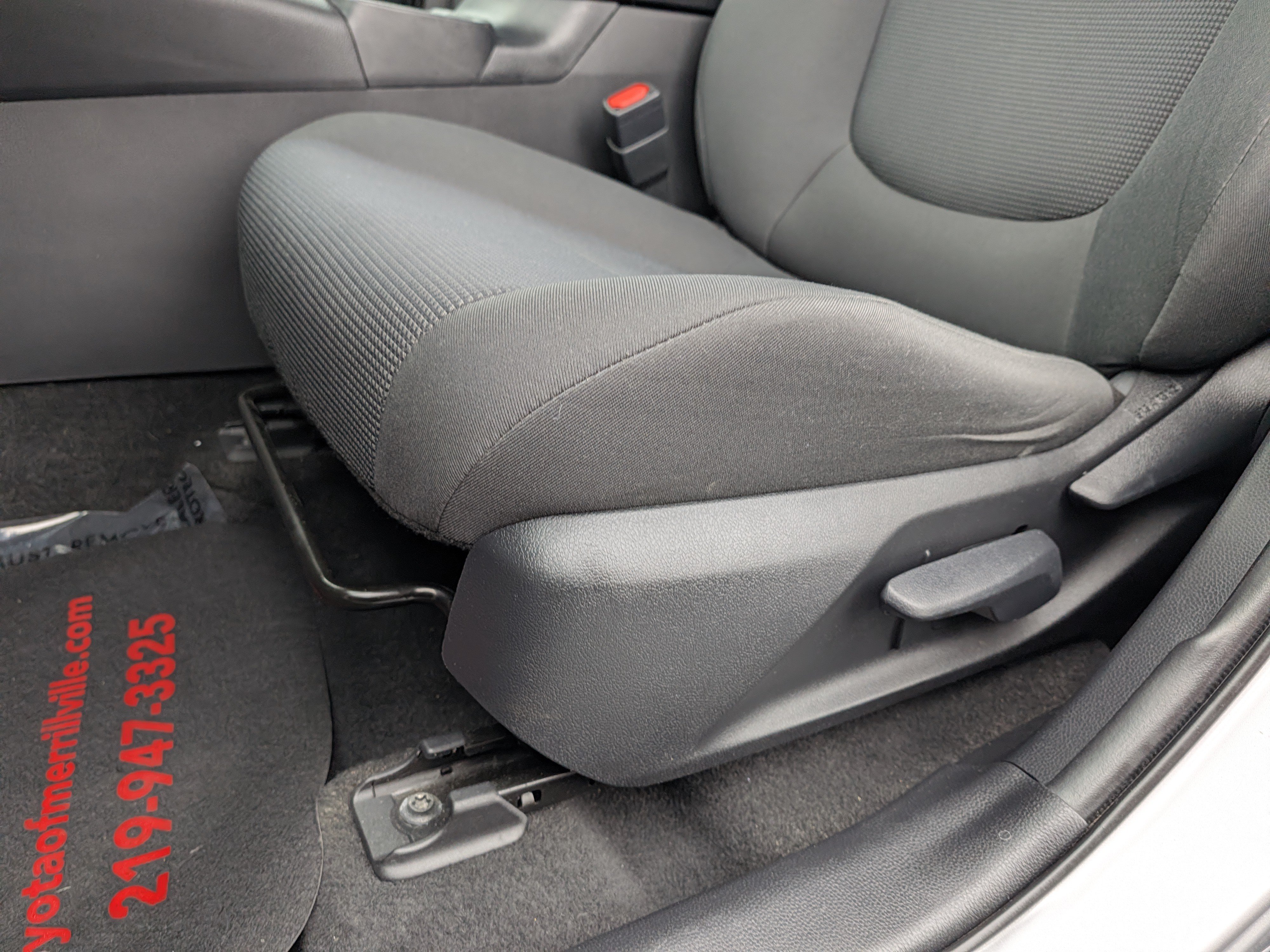 Used 2020 Toyota RAV4 LE w/ All Weather Liner Package AWD/4WD image 15