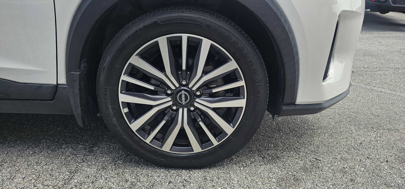 Used 2022 Nissan Kicks SV FWD image 6