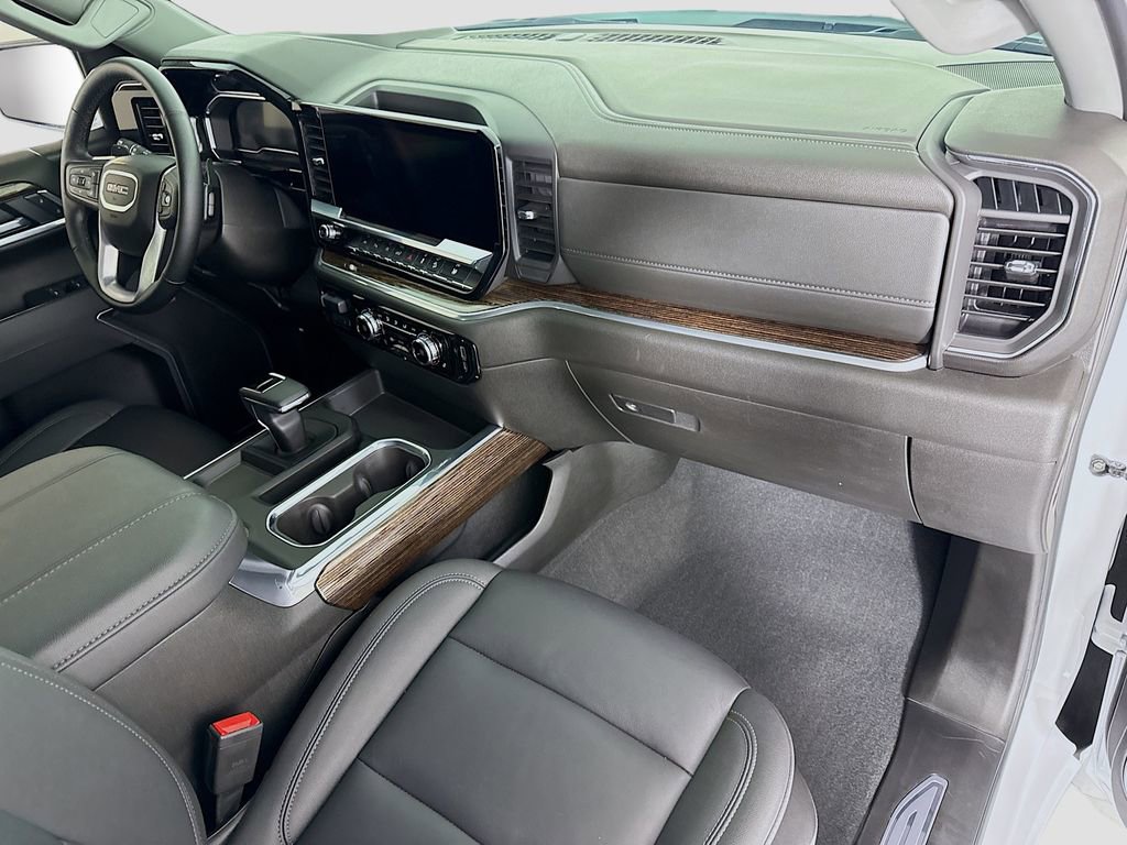 Used 2025 GMC Sierra 1500 Elevation w/ Elevation Premium Package image 17