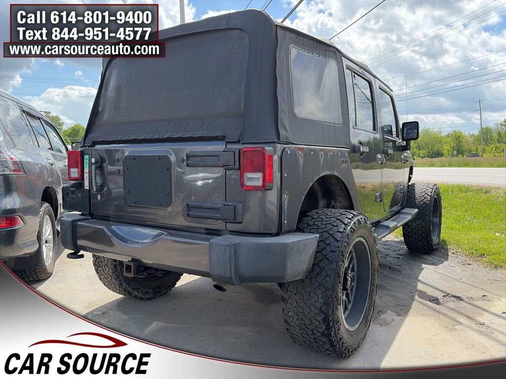 Used 2017 Jeep Wrangler Unlimited Sahara w/ Connectivity Group AWD/4WD image 5
