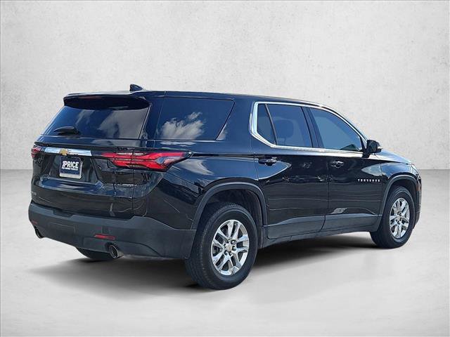 Used 2023 Chevrolet Traverse LS w/ Safety Package FWD image 5