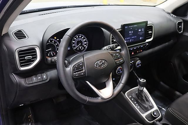 Used 2022 Hyundai Venue SEL FWD image 20