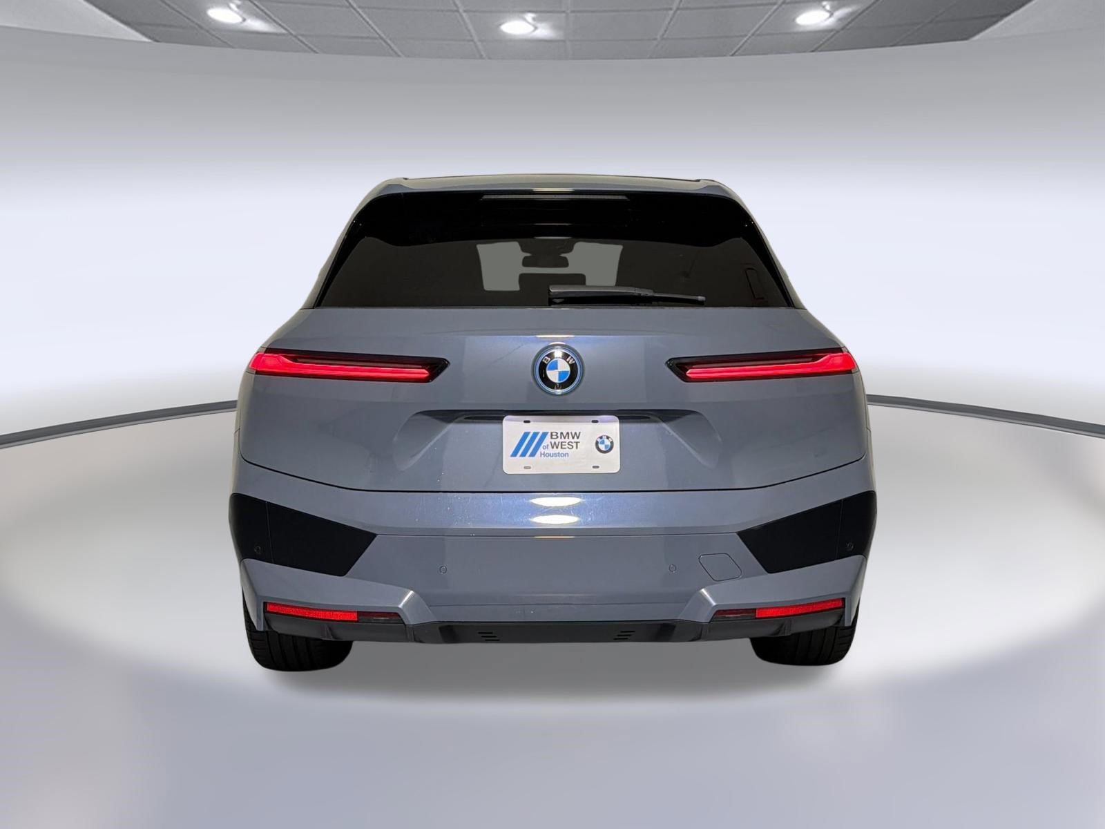 Used 2024 BMW iX xDrive50 w/ Premium Package AWD/4WD image 6