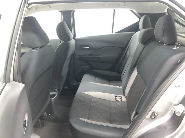 Used 2018 Nissan Kicks SV FWD image 25