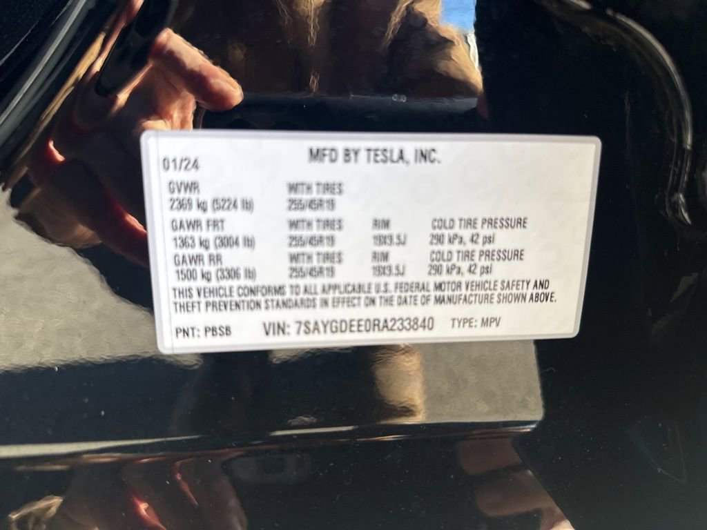 Used 2024 Tesla Model Y Long Range image 38