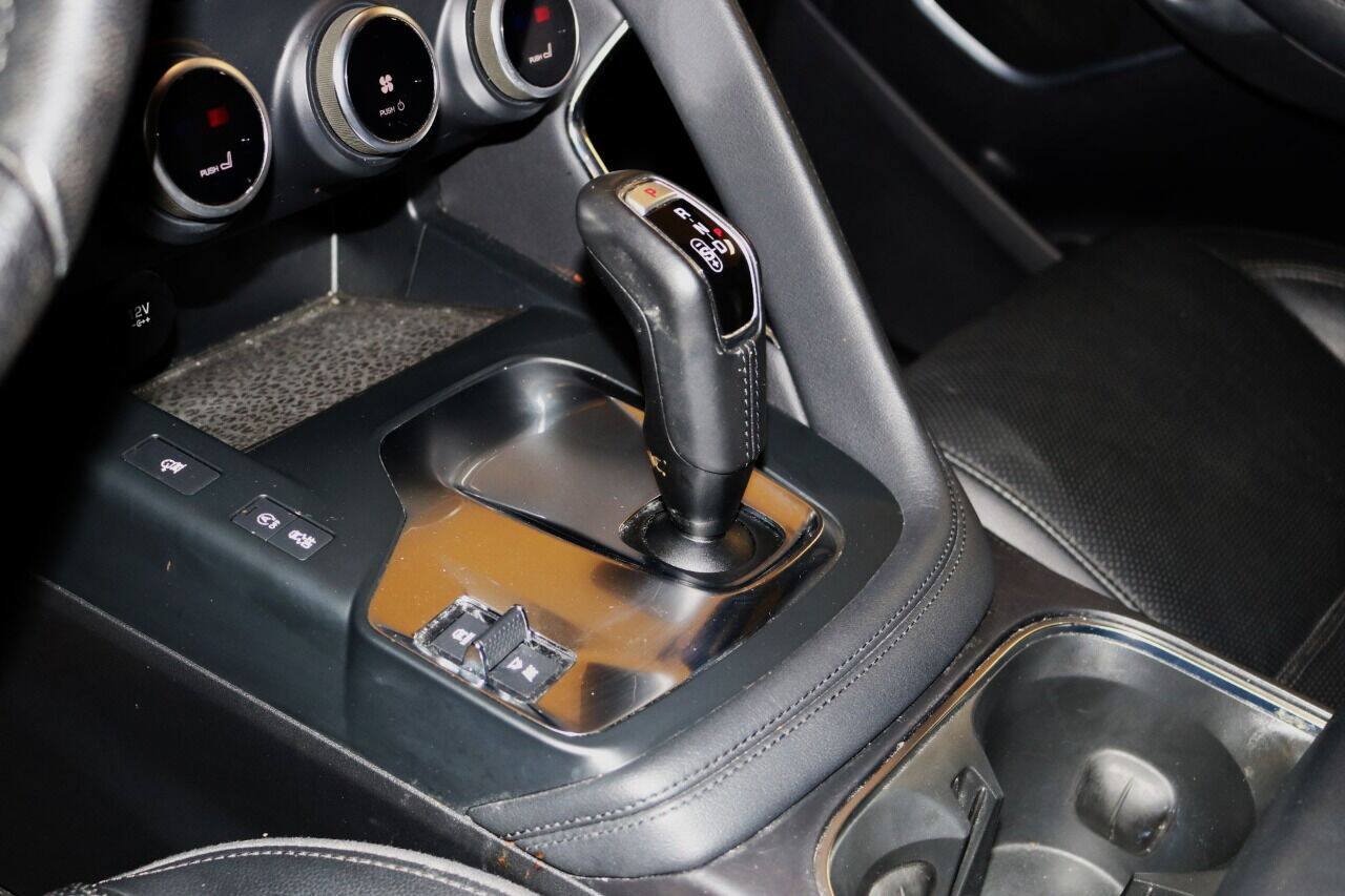 Used 2020 Jaguar E-PACE SE AWD/4WD image 34