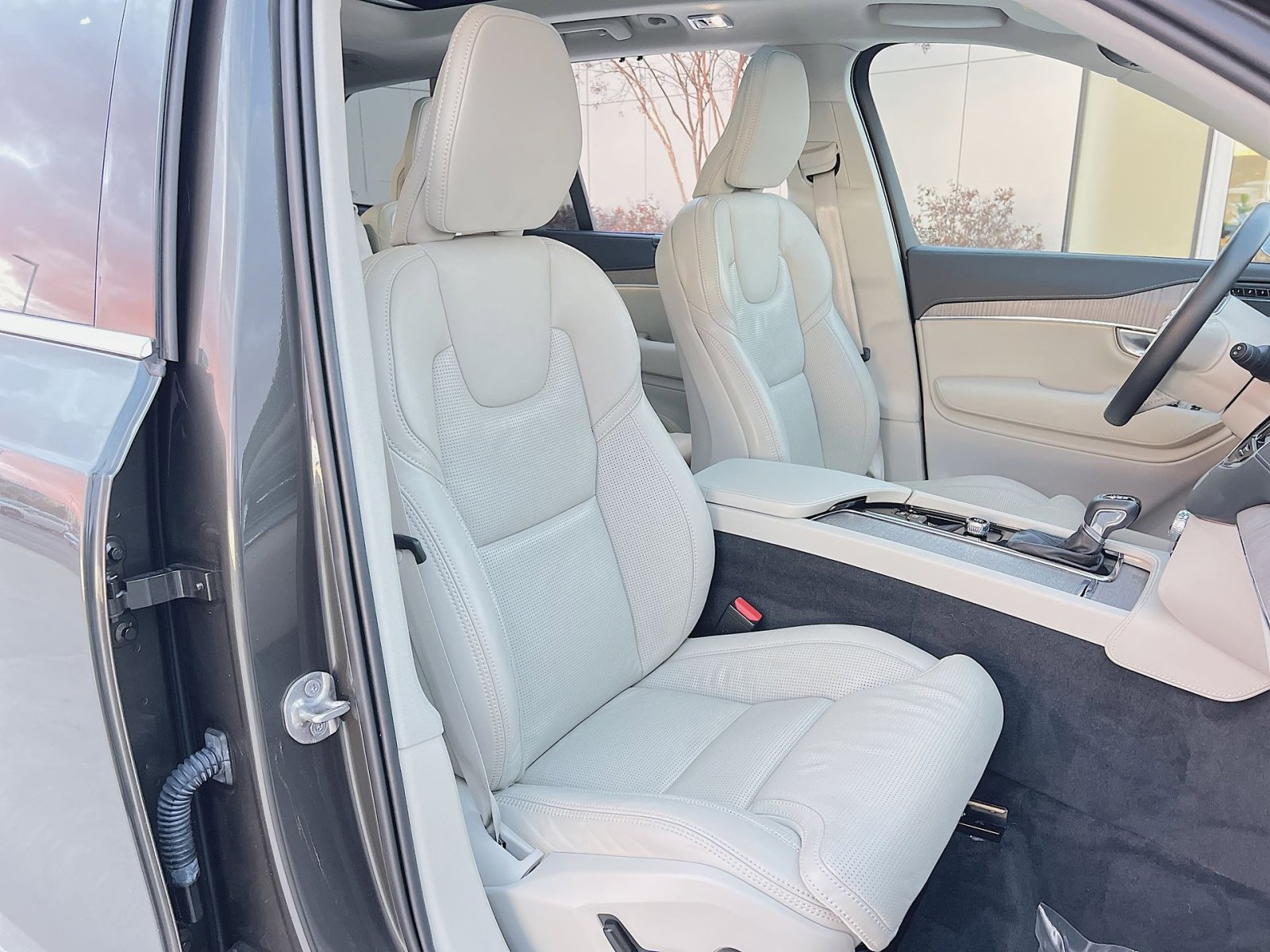 Certified 2022 Volvo XC90 T6 Inscription w/ Climate Package image 28