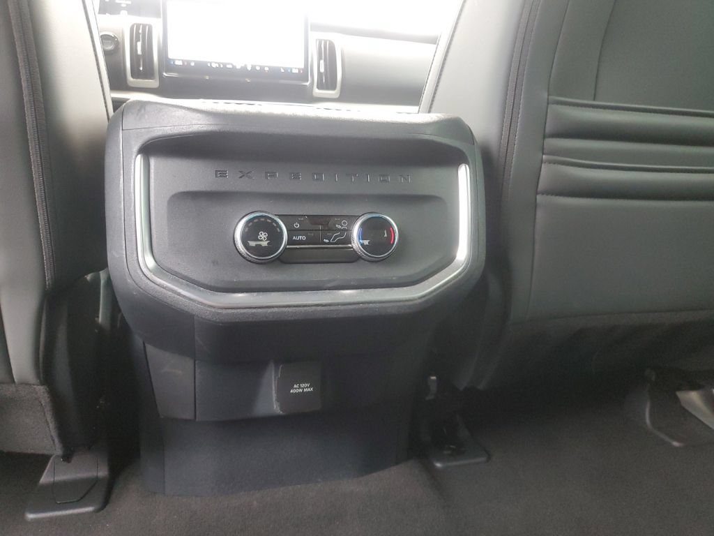 Used 2025 Ford Expedition Active AWD/4WD image 20