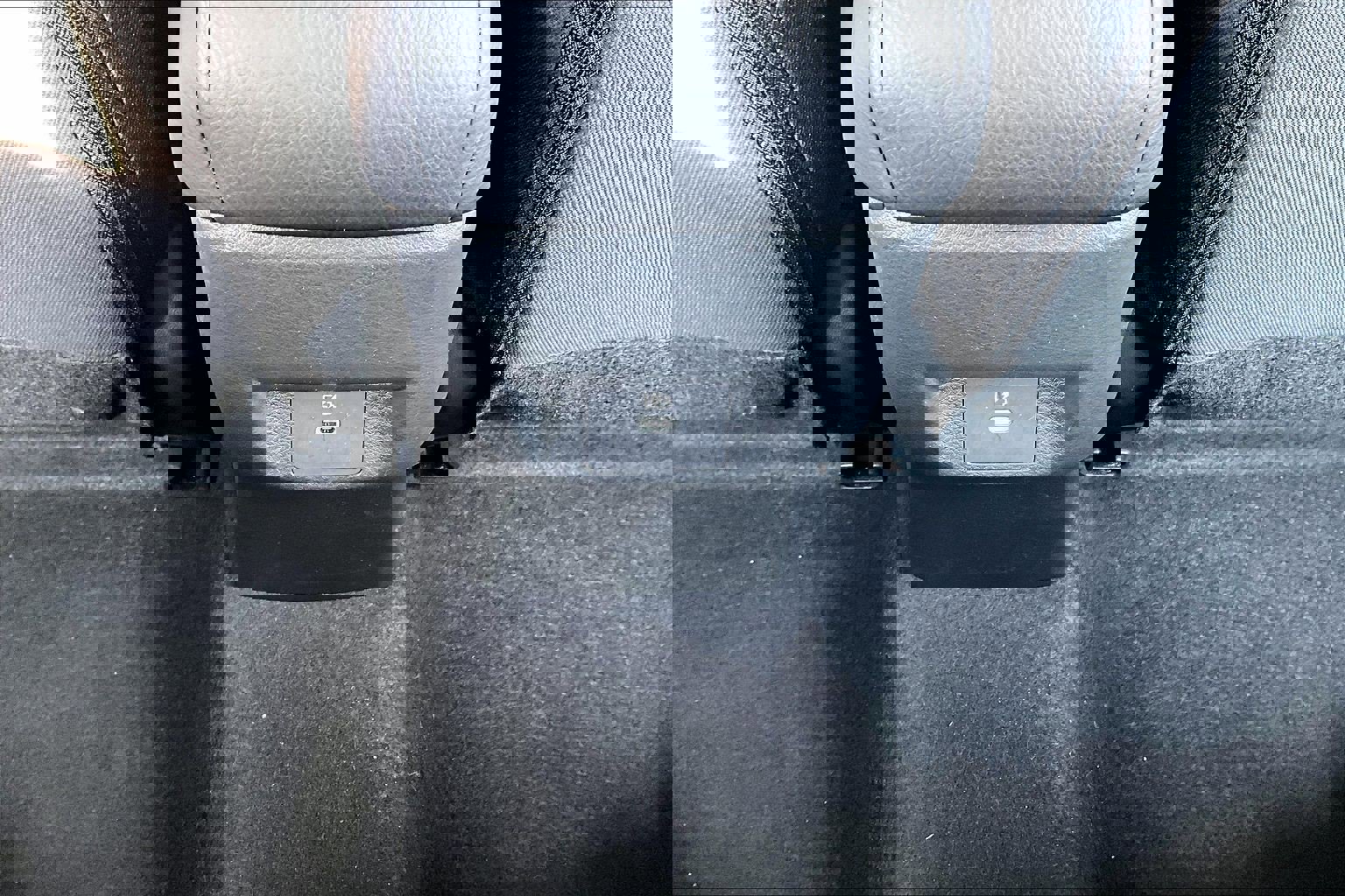 Used 2025 Nissan Versa SV image 30