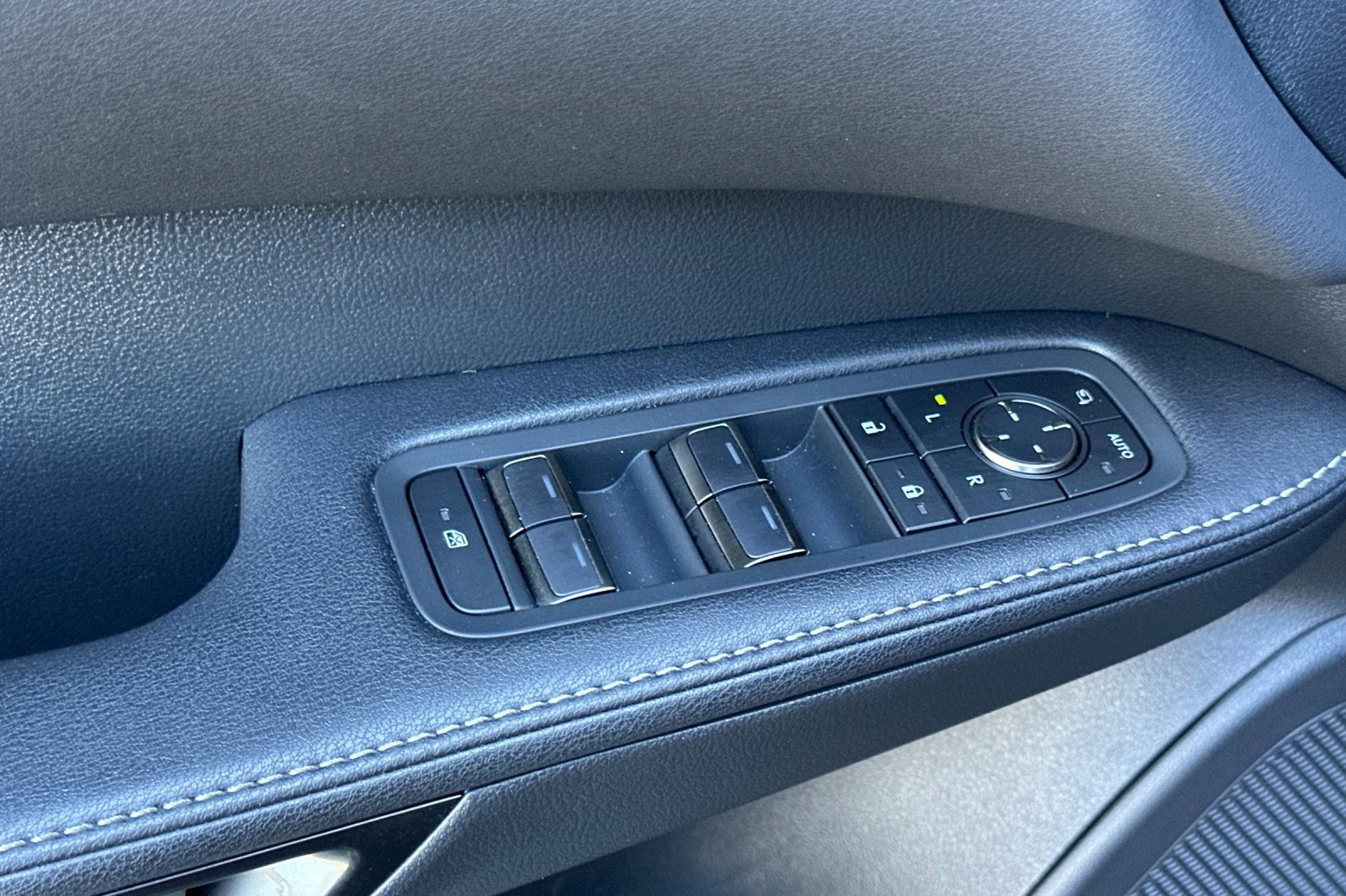 Certified 2025 Lexus RX 350 Premium w/ Accessory Package (Z1) image 13