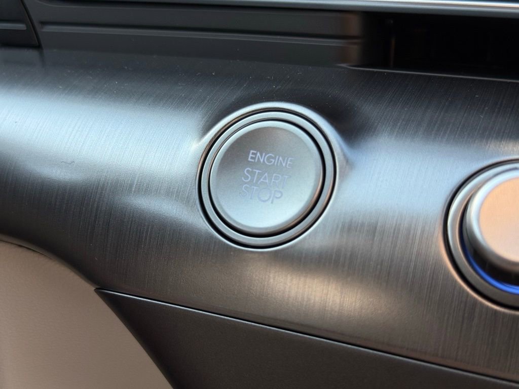 Used 2026 Hyundai Kona SE image 25