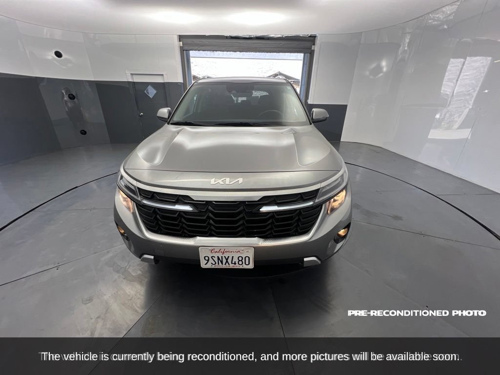 Used 2024 Kia Seltos EX FWD image 9