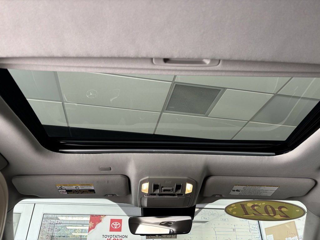 Certified 2021 Toyota Highlander XLE image 7