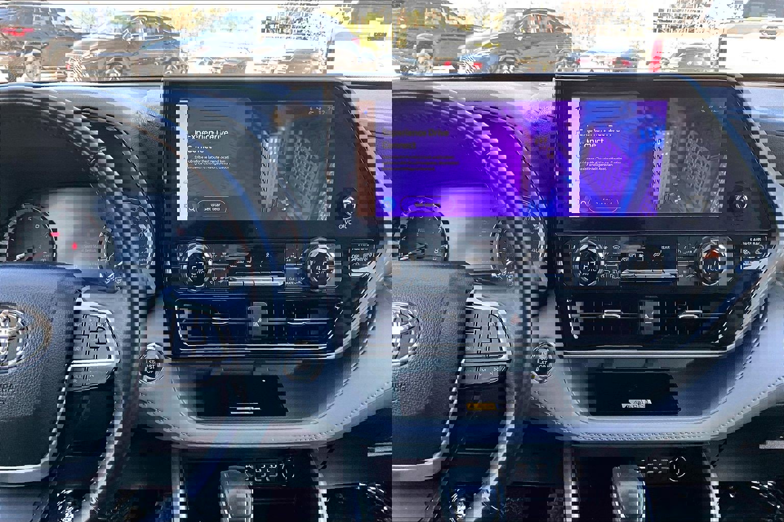 Used 2023 Toyota Highlander XLE image 6