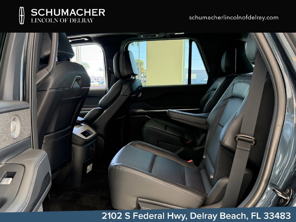 New 2026 Lincoln Navigator Reserve w/ Jet Appearance Package AWD/4WD image 12