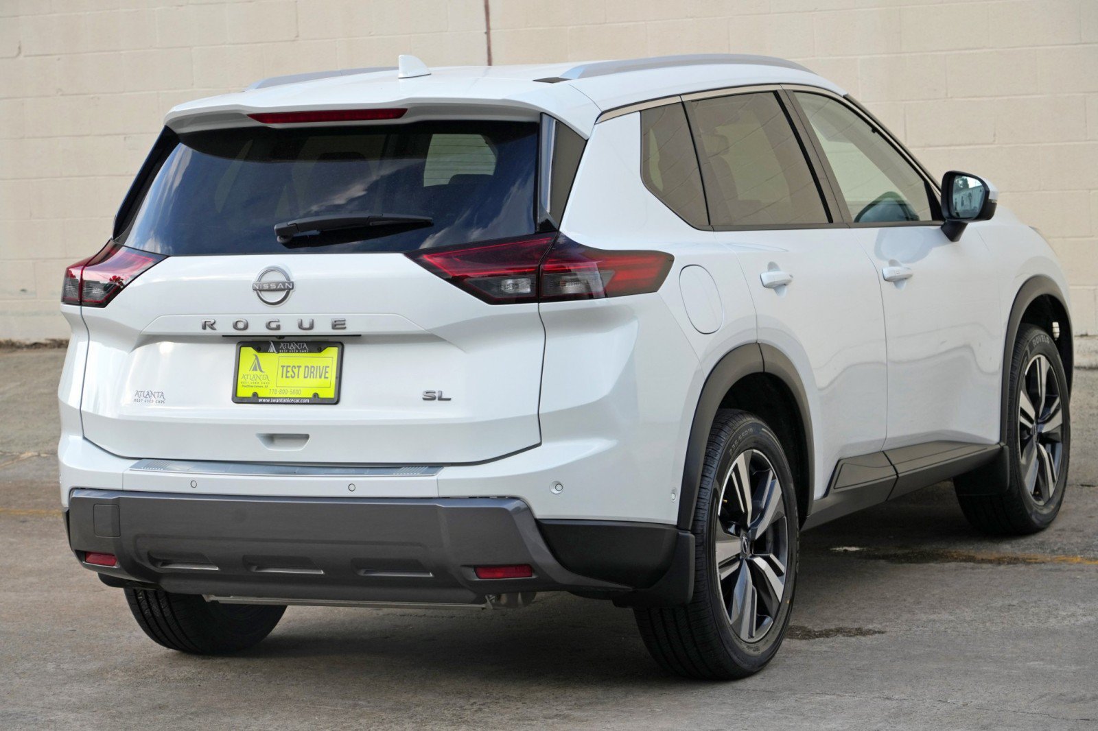 Used 2025 Nissan Rogue SL FWD image 48