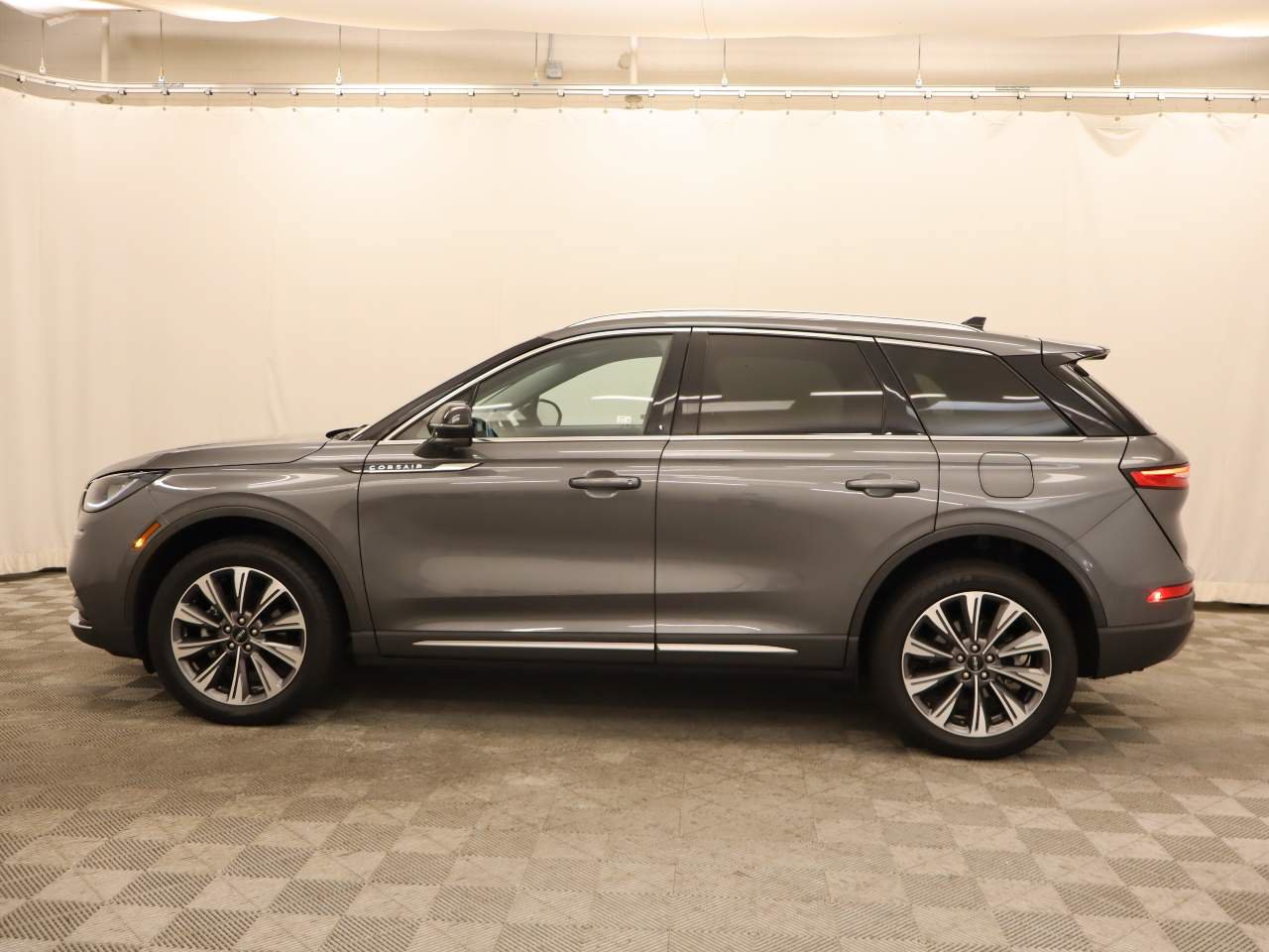 Used 2022 Lincoln Corsair Reserve FWD image 2
